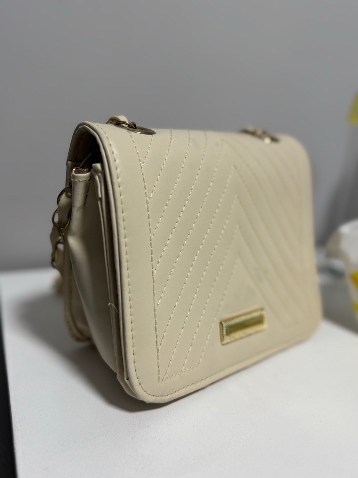 Zincir Detaylı Bej renk Kadın Çanta - Görsel 2