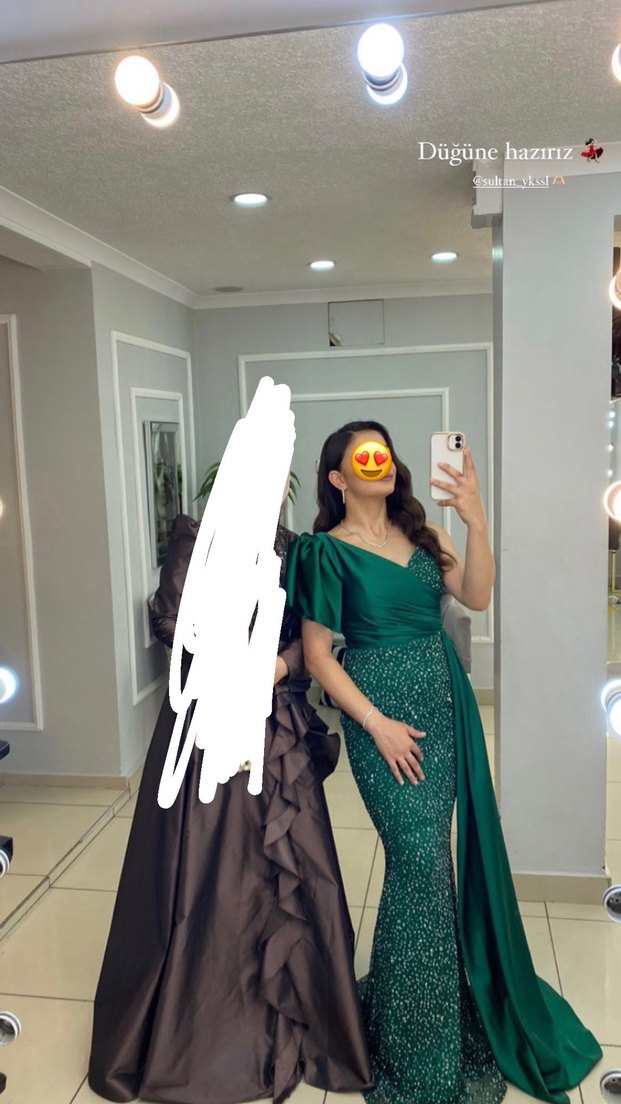 Yeşil Parlak Drapeli Uzun Abiye Elbise - Görsel 2