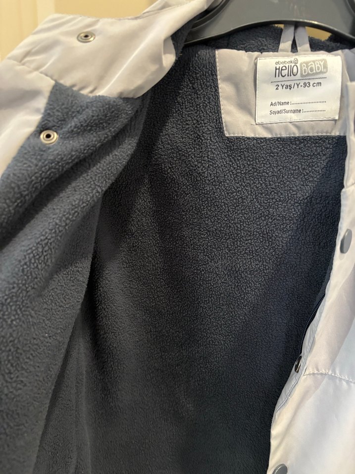 Gri Erkek Çocuk Düğmeli Yağmurluk - Görsel 3