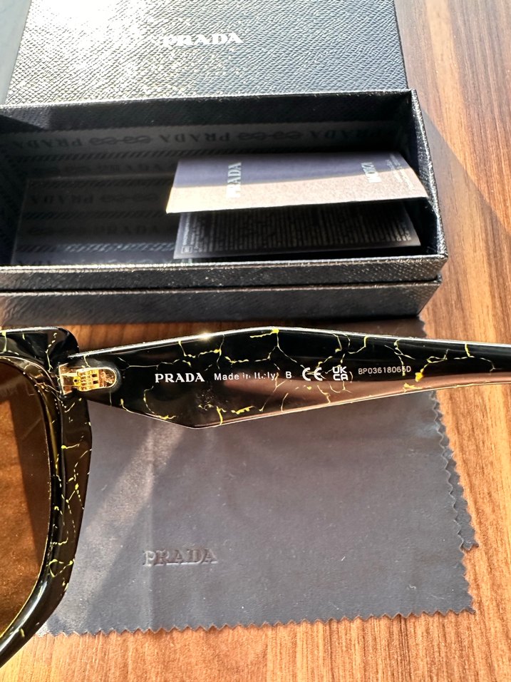 Prada Kadın Gözlüğü - Görsel 3