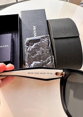 Prada Güneş Gözlüğü - Görsel 3
