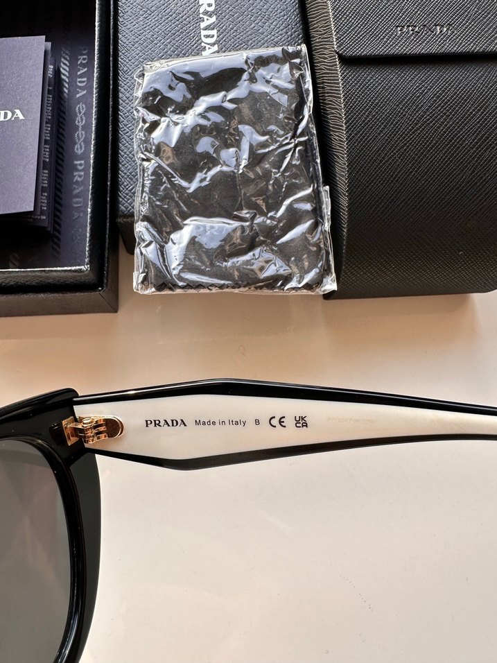 Prada Güneş Gözlüğü - Görsel 2