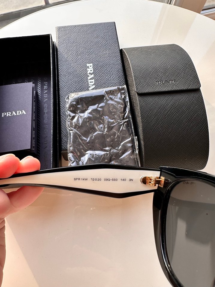 Prada Güneş Gözlüğü - Görsel 3