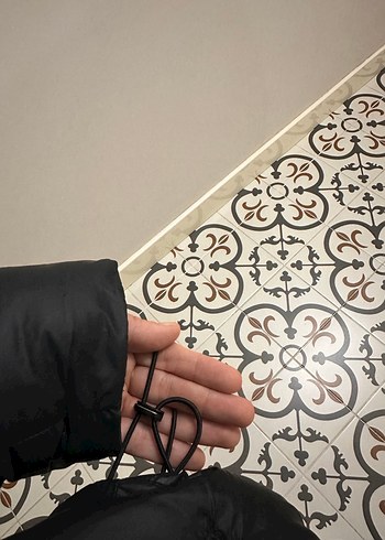 Zara Siyah Şişme Kadın Mont - Görsel 4