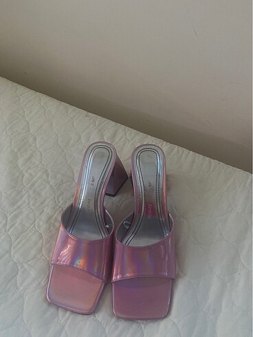 36 Beden Bershka pembe metalik terlik