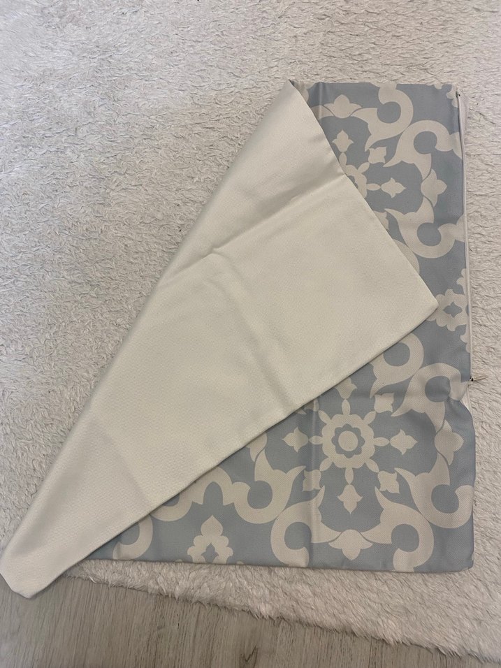 Gri Desenli Dekoratif Yastık Kılıfı - Görsel 3