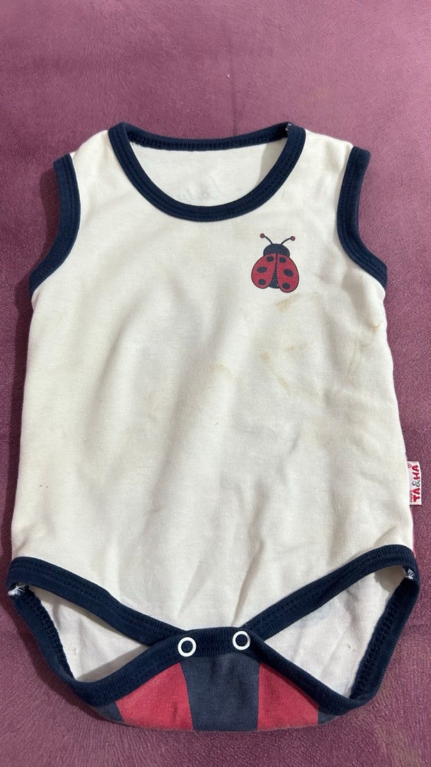 Kırmızı Baskılı Kolsuz Bebek Body - Görsel 4