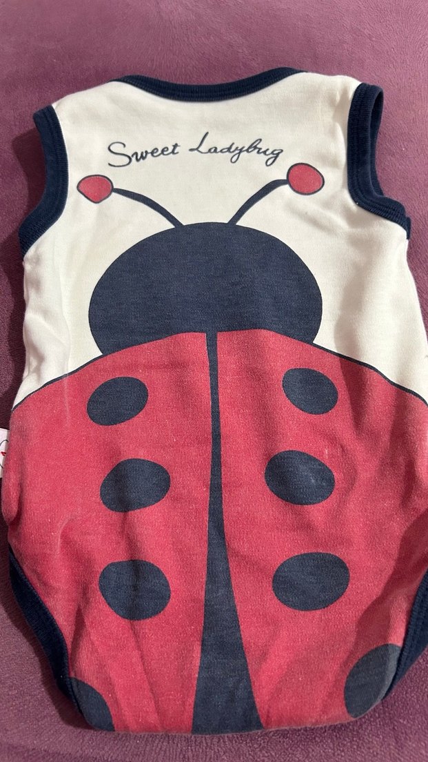 Kırmızı Baskılı Kolsuz Bebek Body - Görsel 2