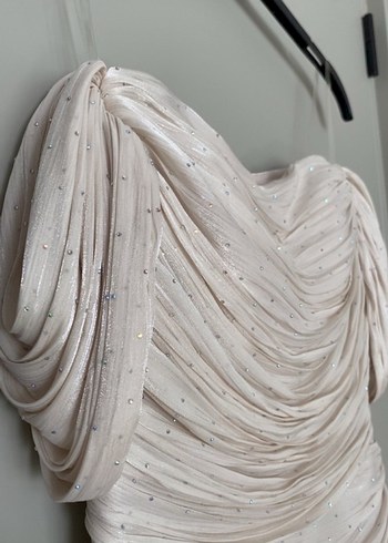 Straplez Beyaz Midi Düğün Elbisesi Yırtmaçlı - Görsel 2