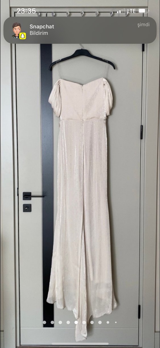 Straplez Beyaz Midi Düğün Elbisesi Yırtmaçlı - Görsel 4