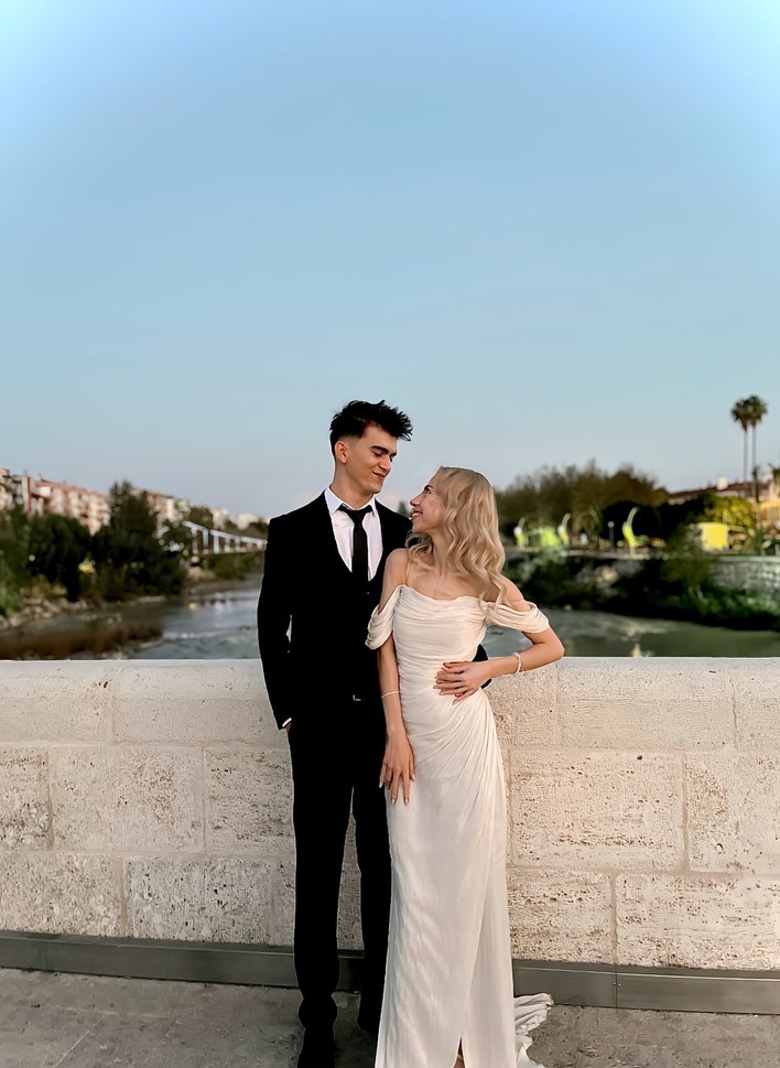 Straplez Beyaz Midi Düğün Elbisesi Yırtmaçlı - Görsel 5