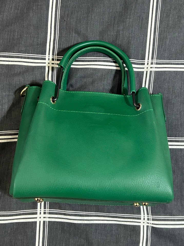 Parlak Yeşil Deri Kadın Çantası - Görsel 2