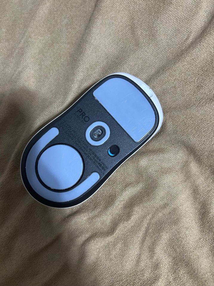 Beyaz Logitech Kablosuz Mouse - Görsel 2