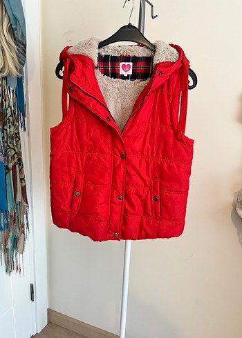 Kırmızı Kürklü Kadın Yelek - Görsel 2