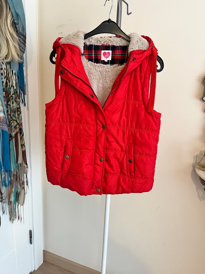 Kırmızı Kürklü Kadın Yelek - Görsel 2