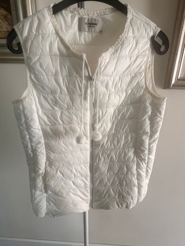 Beyaz Düğmeli Kolsuz Midi Yelek - Görsel 2