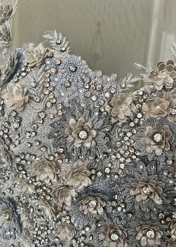 Boncuk İşlemeli Uzun Gri Straplez Abiye - Görsel 2