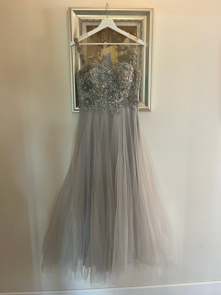 Boncuk İşlemeli Uzun Gri Straplez Abiye - Görsel 5