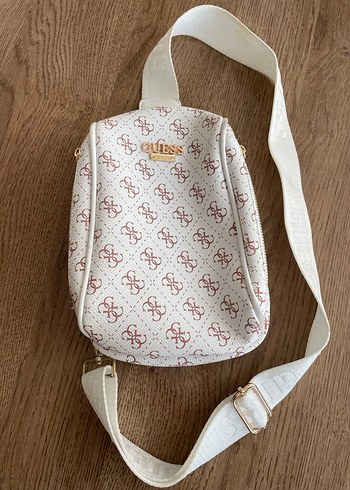 Guess Beyaz Baskılı Kadın Omuz Çantası