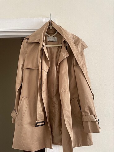 Stradivarius trench