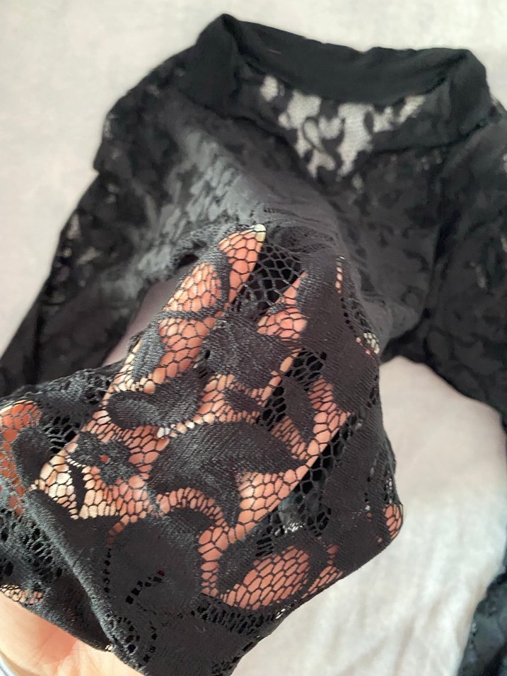 Dantel Detaylı Uzun Kollu Siyah Gotik Bluz - Görsel 2