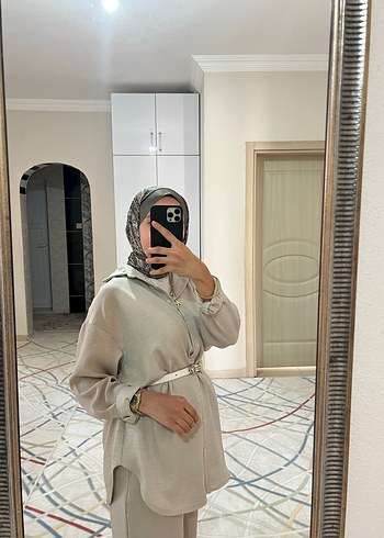 38 Beden Bej Uzun Kollu Yüksek Yakalı Kadın Takım
