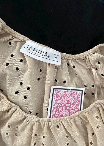 Bej Kısa Kollu Nakışlı Bluz - Görsel 2