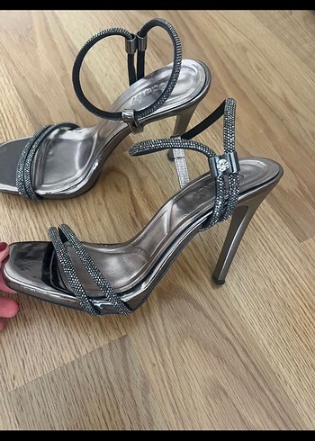 37 Beden siyah Renk Gri Yılan Desenli Tokalı Stiletto Topuklu Kadın Ayakkabı