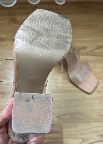 Diğer Bej Şeffaf Bantlı Kadın Topuklu Terlik