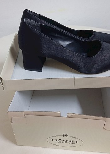 Diğer Kadın Siyah Pileli Blok Topuklu Stiletto