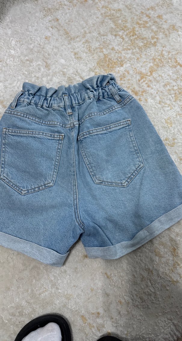 Kadın Mavi Kemerli Loose Fit Mini Denim Şort - Görsel 2