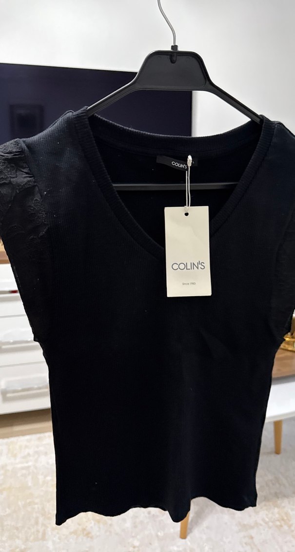 Siyah Kadın Kolsuz V Yaka bluz - Görsel 2