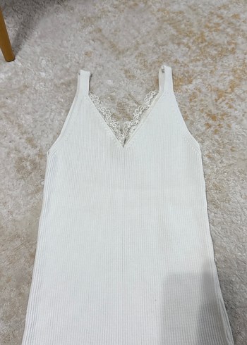 Dantel Detaylı Beyaz V Yakalı Triko Atlet - Görsel 2