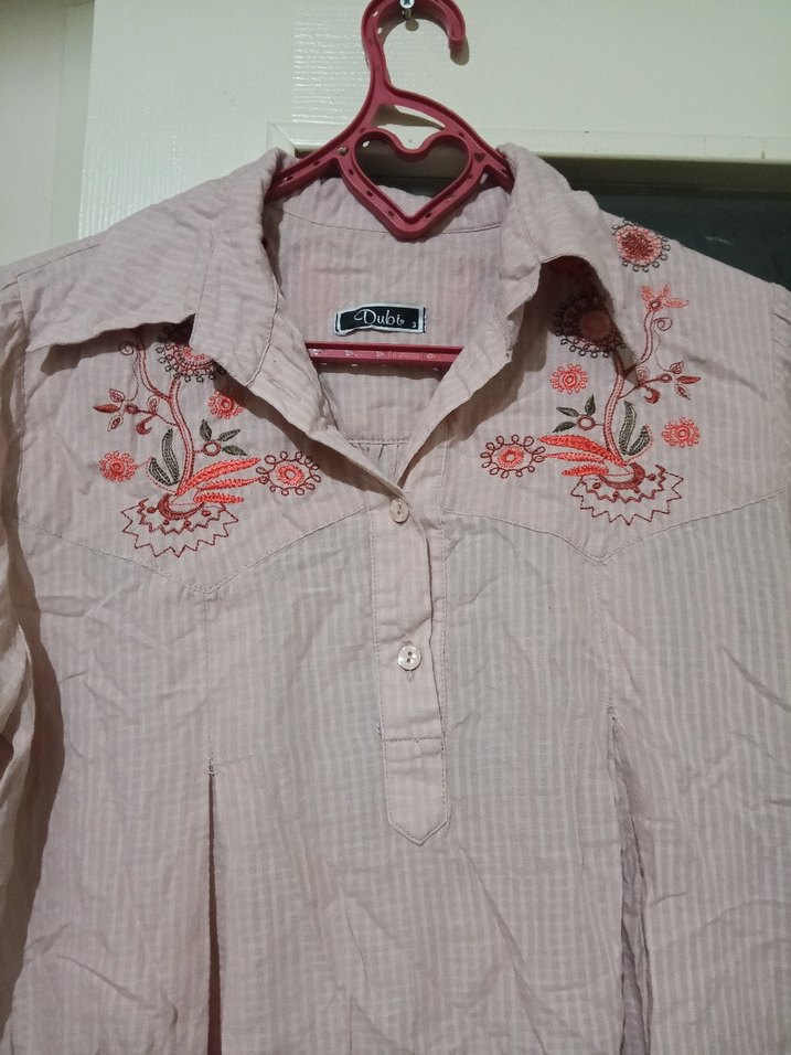 Pembe Nakışlı Pamuklu Uzun Kollu Kadın Gömlek - Görsel 2