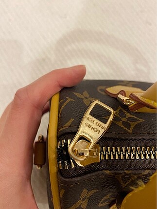 Louis Vuitton mini el çantası