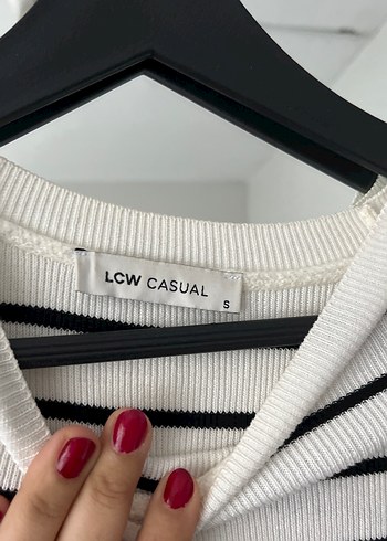 Uzun Kollu Beyaz Çizgili Kadın Kazak - Görsel 2