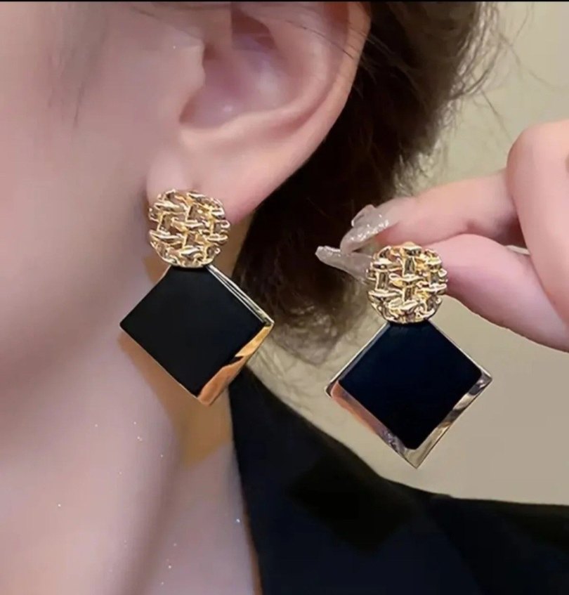 Parlak Desenli Uzun Kare Küpeler - Görsel 2