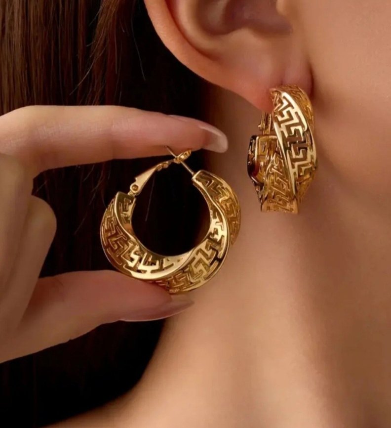 Paslanmaz Çelik İğneli Zincir Detaylı Mini Altın Halka Küpe - Görsel 2