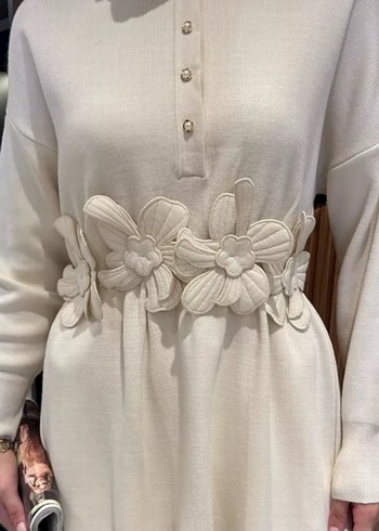 Kadın Beyaz Nakışlı Kemerli Uzun Takım - Görsel 2