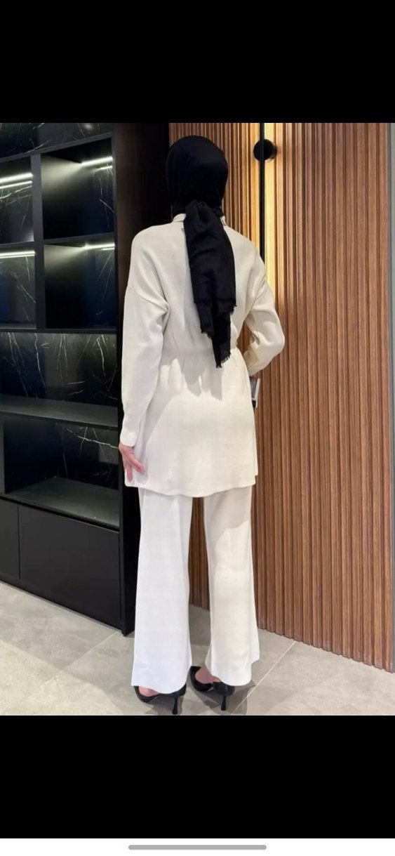 Kadın Beyaz Nakışlı Kemerli Uzun Takım - Görsel 3