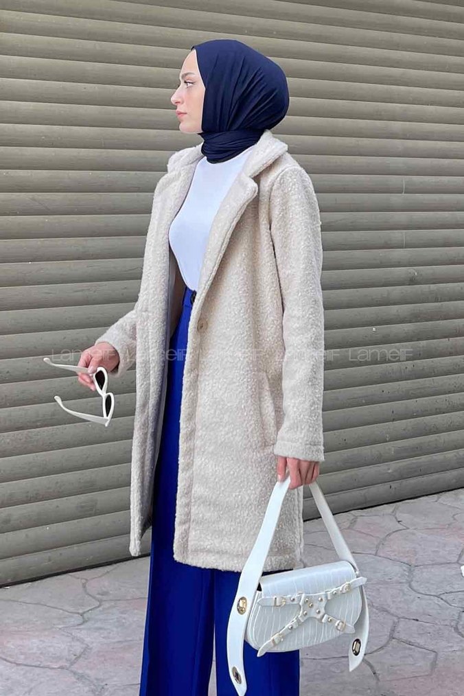 Uzun Beyaz Kürklü Kadın Kaban - Görsel 3