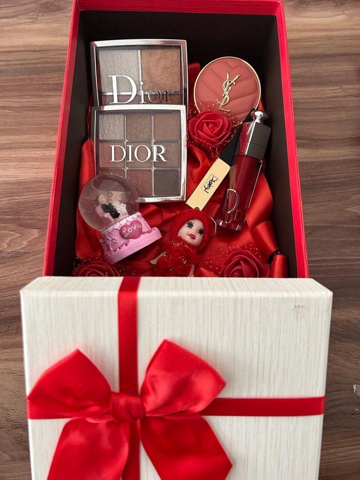 Kırmızı Makyaj Seti Dior ve YSL - Görsel 3