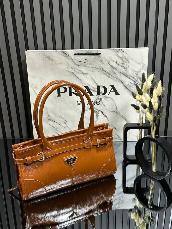 Parlak Kırmızı Deri Kadın Çanta - Görsel 3