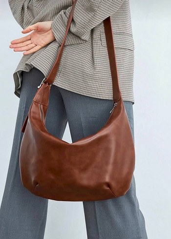 Siyah Deri Kemer Detaylı Minimalist Kadın Çanta - Görsel 4