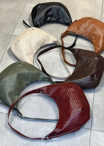 Siyah Deri Kemer Detaylı Minimalist Kadın Çanta - Görsel 5