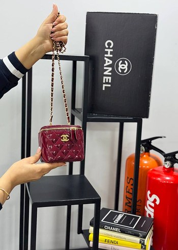 Altın Renk Zincir Detaylı Deri Çanta - Görsel 4