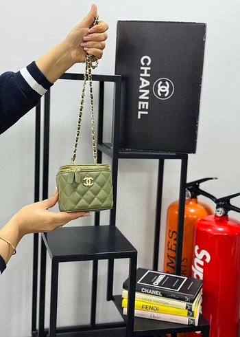 Altın Renk Zincir Detaylı Deri Çanta - Görsel 13