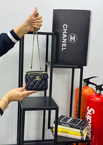 Altın Renk Zincir Detaylı Deri Çanta - Görsel 14