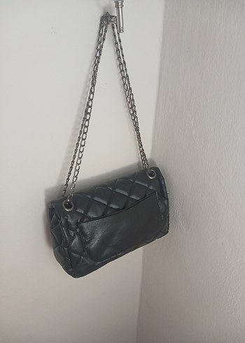 Zincir Detaylı Siyah Deri Kadın Çanta - Görsel 2