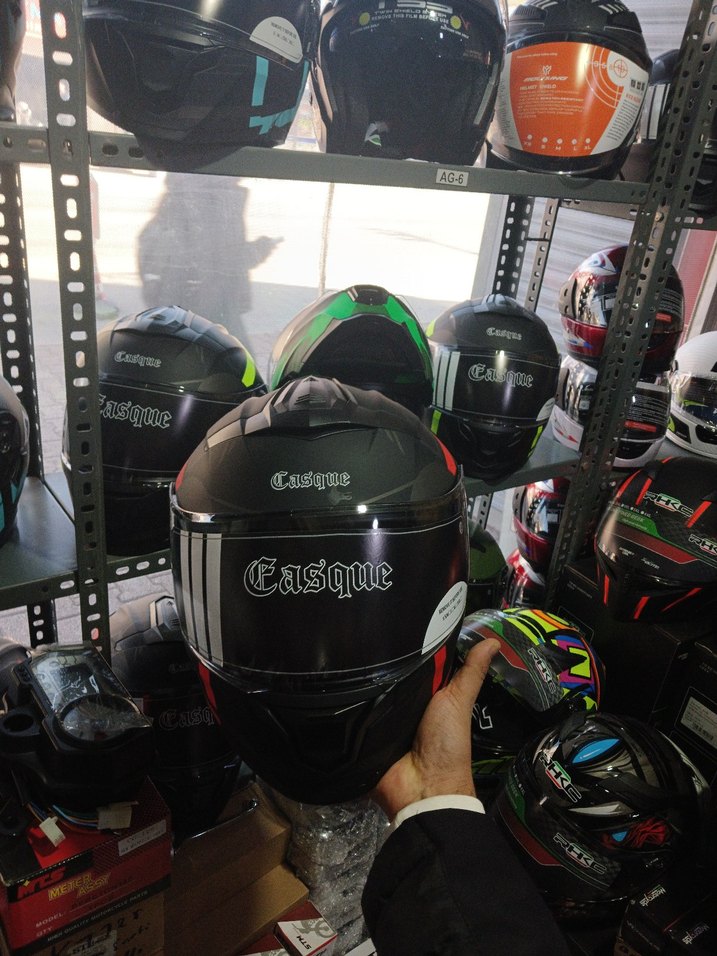 Renkli Baskılı Siyah Biker Motosiklet Kaskı - Görsel 2